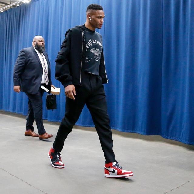 预告以低频 预告以低频